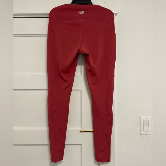 EUC Women’s Size Medium New Balance Logo Print Leggings/Tights With Side Pockets - Picture 7 of 12